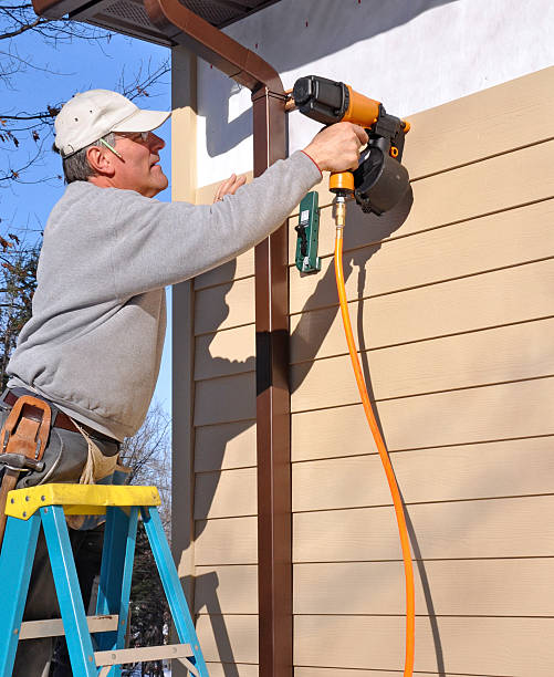 Siding Removal and Disposal in Okauchee Lake, WI